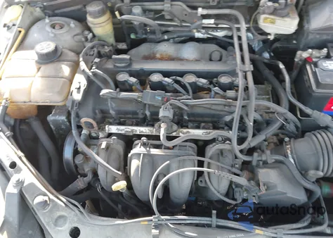 2005 Ford Focus Zx5 from USA, damaged, VIN 3FAFP37N75R135935